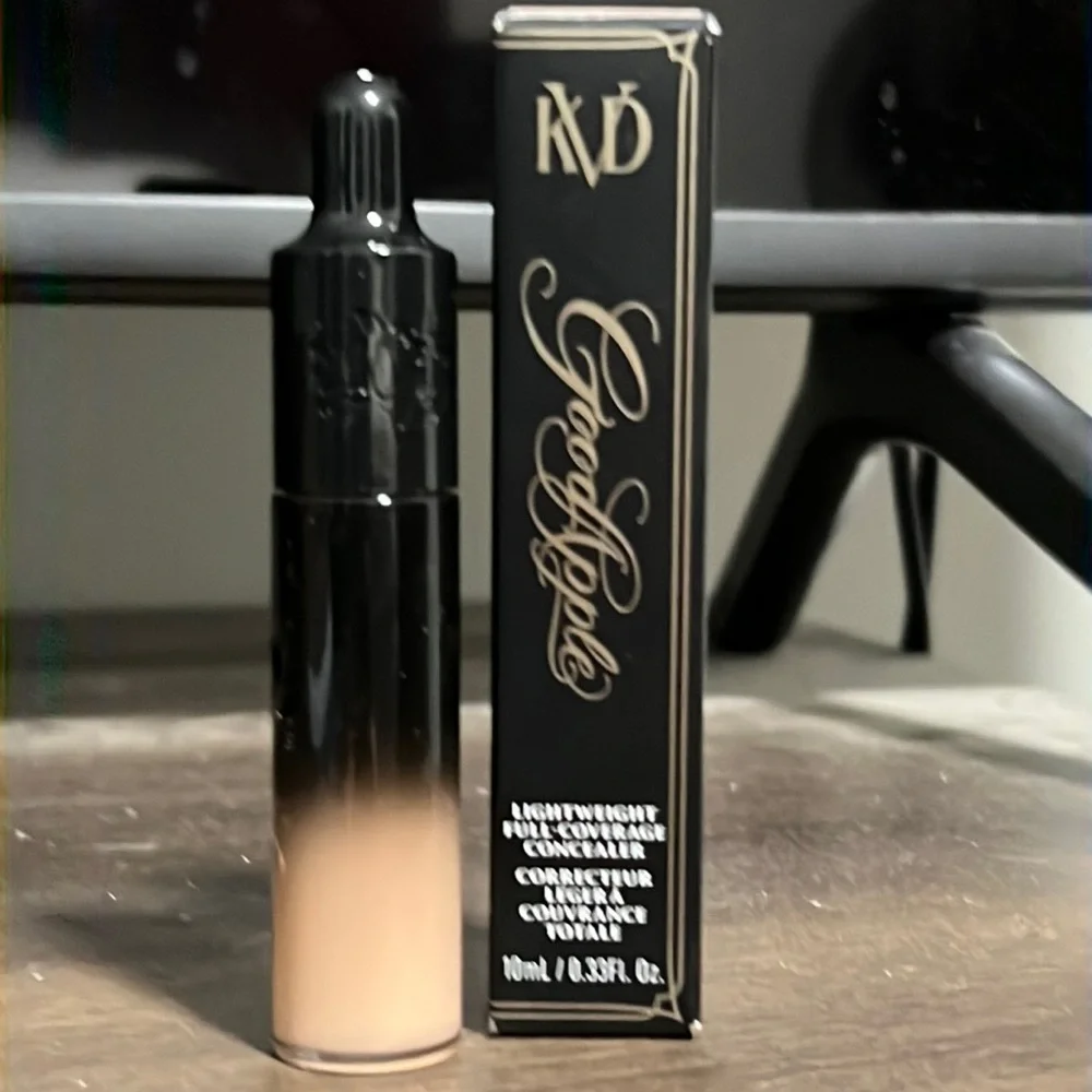 🍭♣️KVD Light 122 Good Apple Concealer